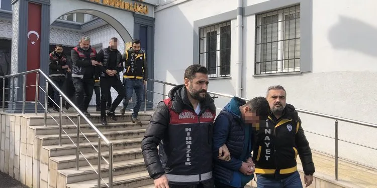Bursa’da silahların çekildiği kavgada 8 kişi adliyede