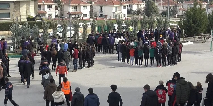 Bursa’da okullarda deprem tatbikatı