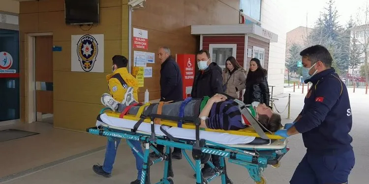 Bursa’da tadilat yaparken merdiven boşluğuna düştü