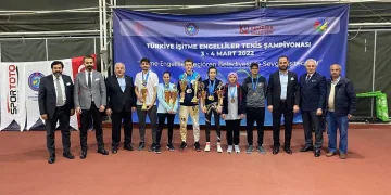Osmangazili milli tenisçilerden çifte başarı
