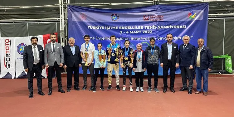 Osmangazili milli tenisçilerden çifte başarı