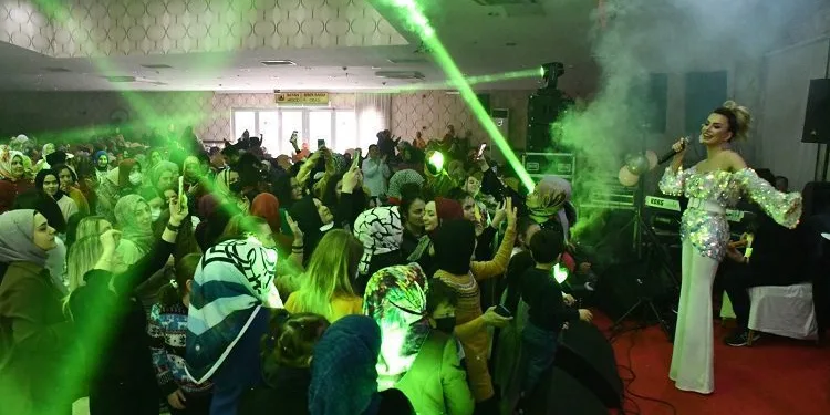 Bursa Kestel’de kadınlar matinesine büyük ilgi