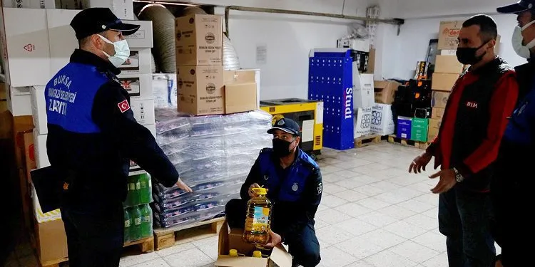 Bursa Osmangazi’de market ve depolar denetim altında
