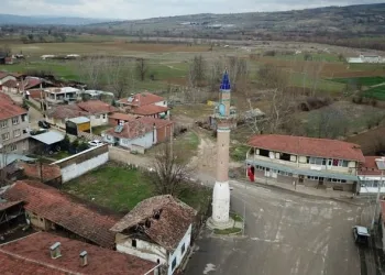 Bursa’da camisiz minare köyün sembolü oldu