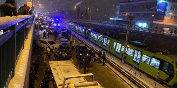 Bursa’da zincirleme kaza! 11 araç birbirine girdi