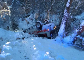 Bursa’da ambulans kazası! Takla atarak ters döndü