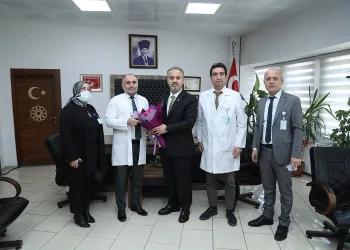 Başkan Aktaş’tan doktorlara bayram ziyareti