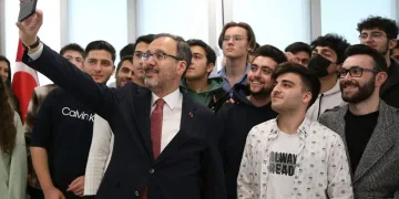 Bursalı gençlerden Kasapoğlu’na iade-i ziyaret