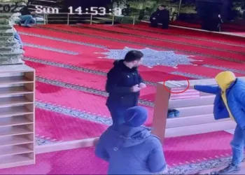 Bursa’da camiye ait elektrik faturalarını alıp ödediler