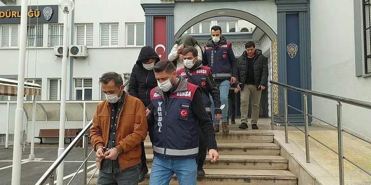 Bursa’da sahte hakim ve savcılardan vurgun