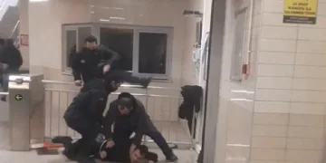 Alkollü şahıs güvenlik görevlilerine zorluk çıkardı