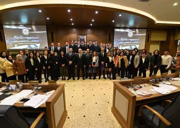 Gençler siyaset provasını mecliste yaptı