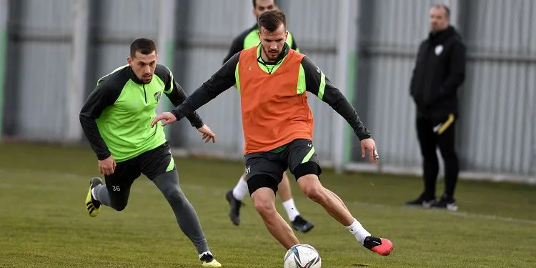 Bursaspor günü çift antrenmanla tamamladı