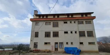 Bursa’da 2 milyon liraya yapıldı, çürümeye terk edildi