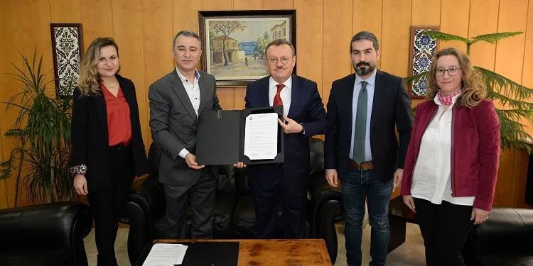 İmzalar atıldı! Öğrencilere ücretsiz sertifika programı