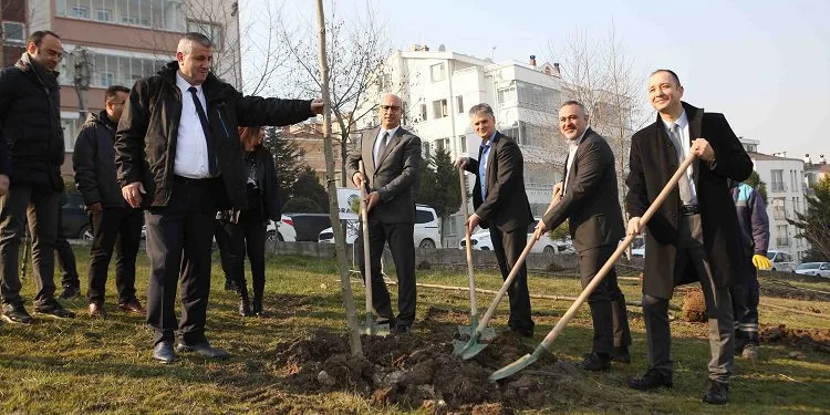 Bursa Nilüfer’de fidanlar toprakla buluştu