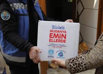 Mudanya Belediyesi’nden ihtiyaç sahiplerine Ramazan paketi