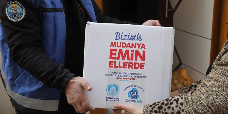 Mudanya Belediyesi’nden ihtiyaç sahiplerine Ramazan paketi