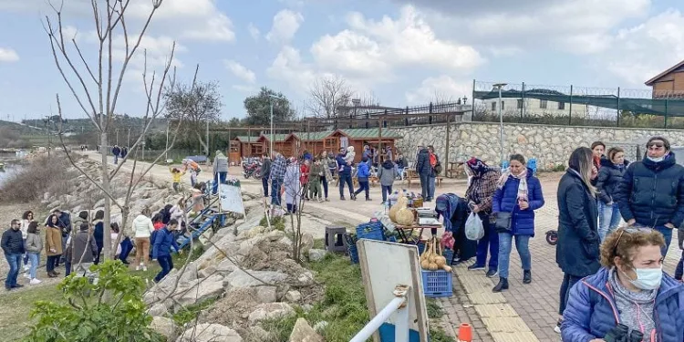 Eskikaraağaç Leylek Köyü’ne ziyaretçi akını