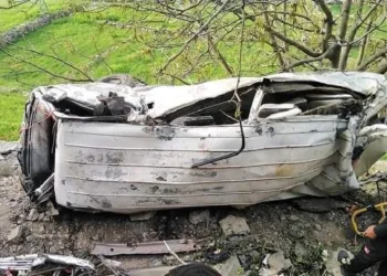 Pakistan’da yolcu minibüsü devrildi: 10 ölü