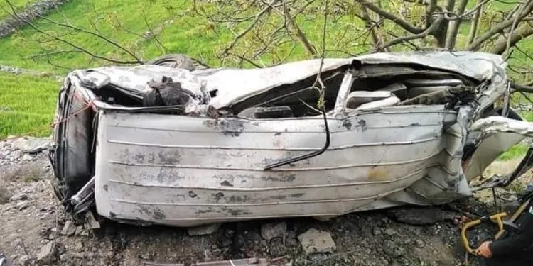 Pakistan’da yolcu minibüsü devrildi: 10 ölü