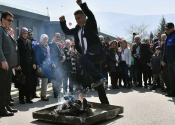 Osmangazi’de nevruz ateşi Fetih Müzesi’nde yandı
