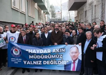 Bursa’da tartışılan okul müdürü görevine geri döndü