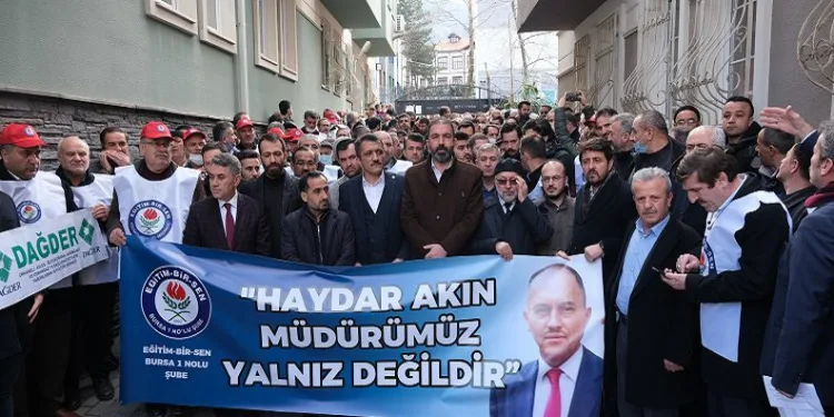 Bursa’da tartışılan okul müdürü görevine geri döndü
