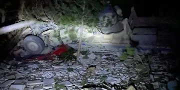 Bursa’da mermer yüklü TIR takla attı