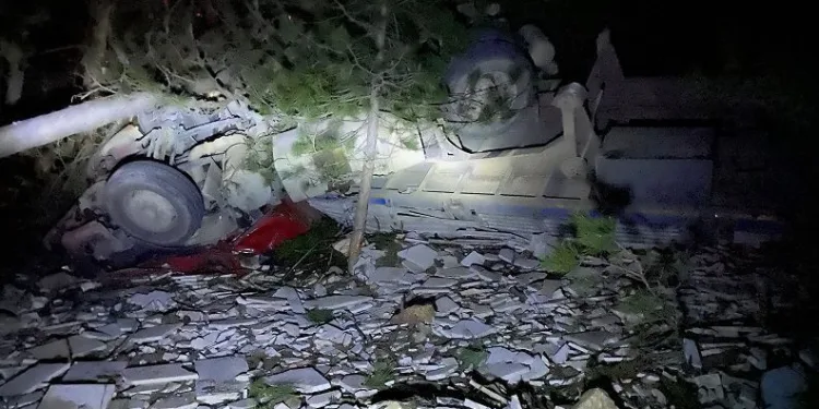 Bursa’da mermer yüklü TIR takla attı