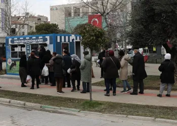 Gemlik’te halk büfeler binlerce vatandaşa hizmet veriyor