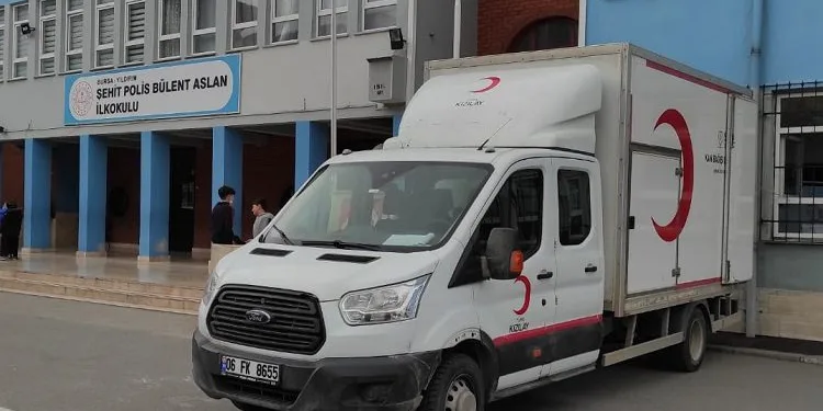 Bursa’da öğretmen ve veliler kan bağışladı