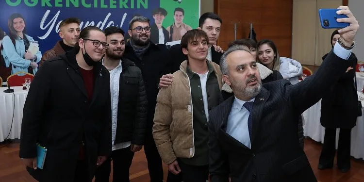 Burs almaya hak kazanan öğrenciler belirlendi