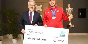 Adil Mısırcı Avrupa’dan madalyayla döndü