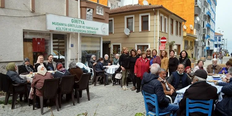 Girityalılar Mudanya’da yaşlılarını ağırladı