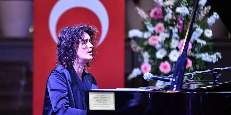 Ünlü piyanist Fetih Müzesi’nden dünyaya seslendi