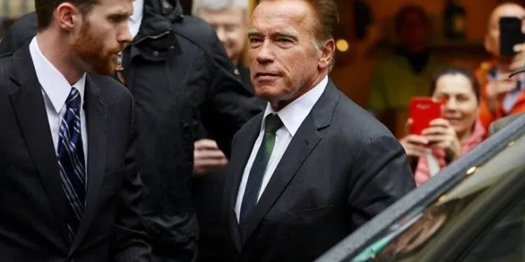 Arnold Schwarzenegger’den Rus halkına çağrı