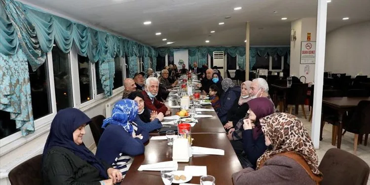 İnegöl Belediyesi gazileri Oylat’ta ağırladı