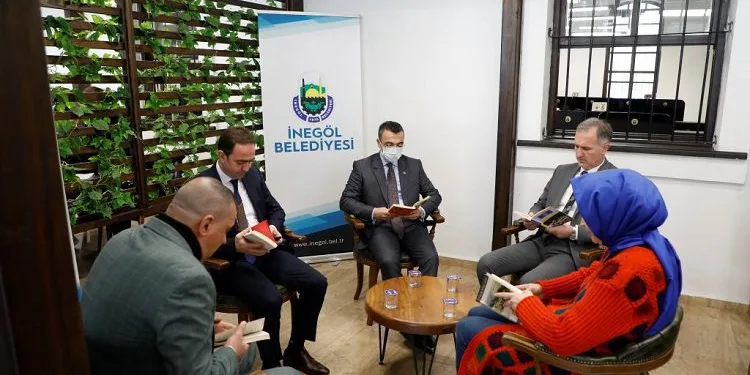 Kütüphaneler Haftası İnegöl’de okuma etkinliğiyle başladı