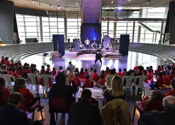 ‘Tıngır Mıngır Ülke’ çocuklarla buluştu