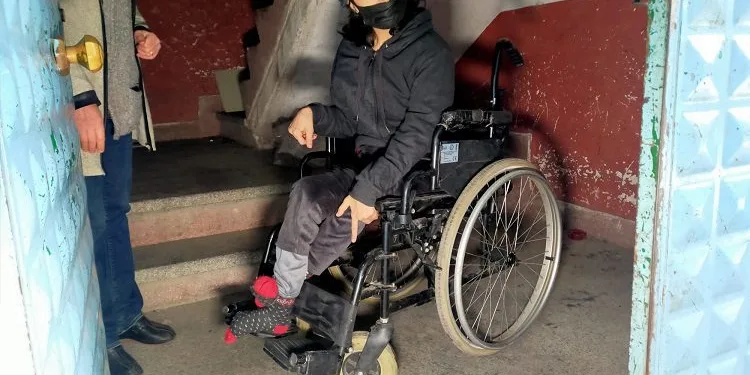 Burcu’nun engelli aracını çalıp parçaladılar