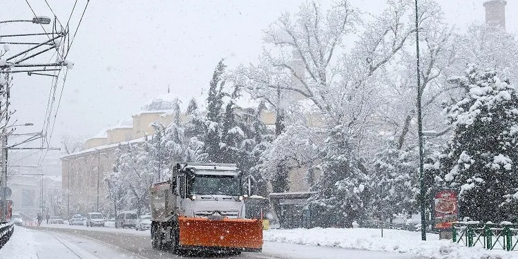 Bursa Valisi saat vererek uyardı: Trafiğe çıkmayın