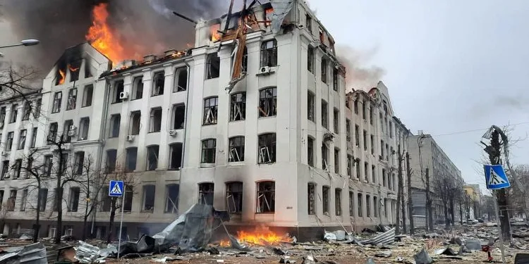 Harkov’da polis merkezi vuruldu