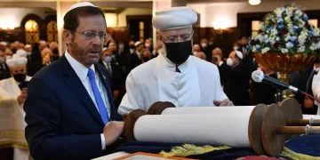 İsrail Cumhurbaşkanı İstanbul’da ayine katıldı