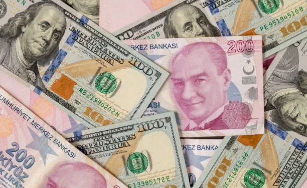 Dolar 15 liraya yöneldi