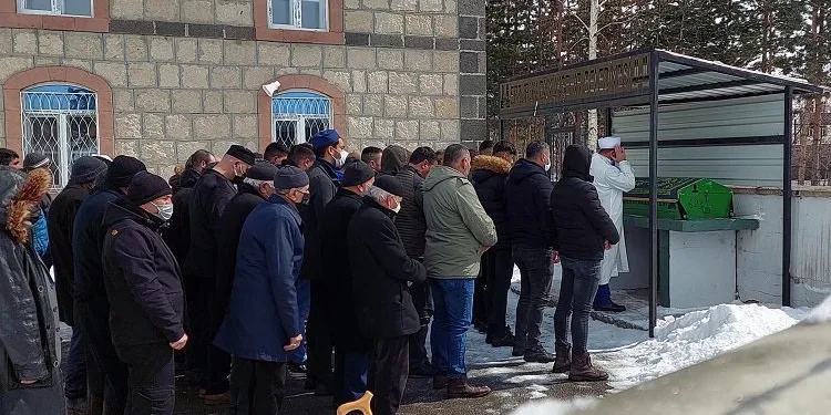 3 yaşındaki çocuk uyurken kusmuğunda boğuldu