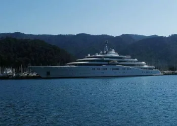 Rus milyarder Abramoviç’in yatı Marmaris’te
