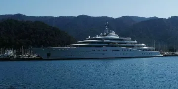Rus milyarder Abramoviç’in yatı Marmaris’te