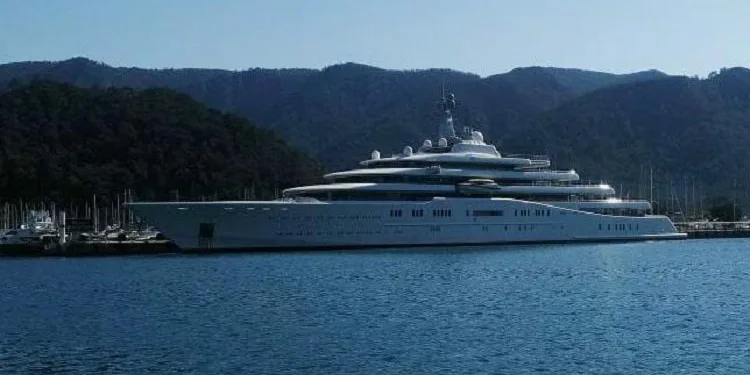 Rus milyarder Abramoviç’in yatı Marmaris’te