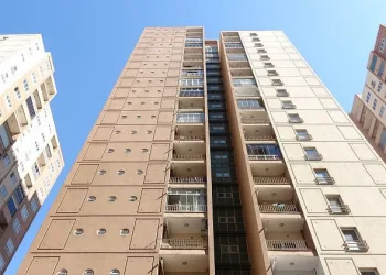 Paralarla kaçtığı iddia edilen eski yönetici konuştu